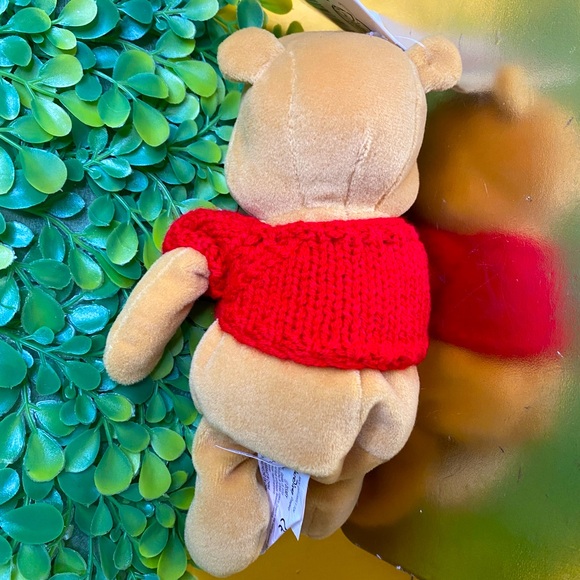 DISNEY STORE NWT 90s WINNIE THE POOH w/RED KNIT HEART SWEATER BEAN BAG PLUSH 8” - Picture 12 of 12